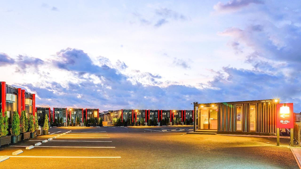 Hotel R9 The Yard Ashikagafukutomi Экстерьер фото